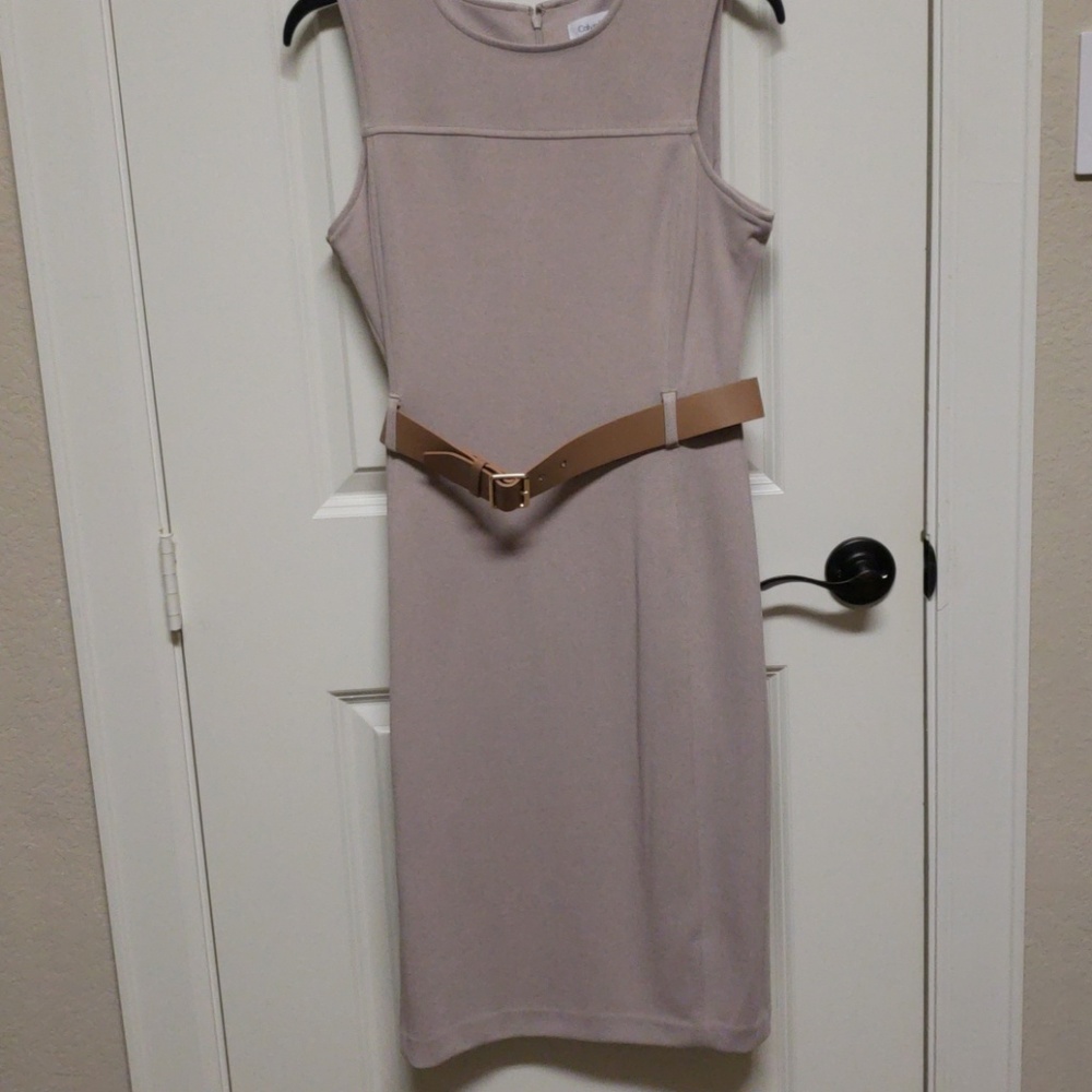 Sleeveless dress